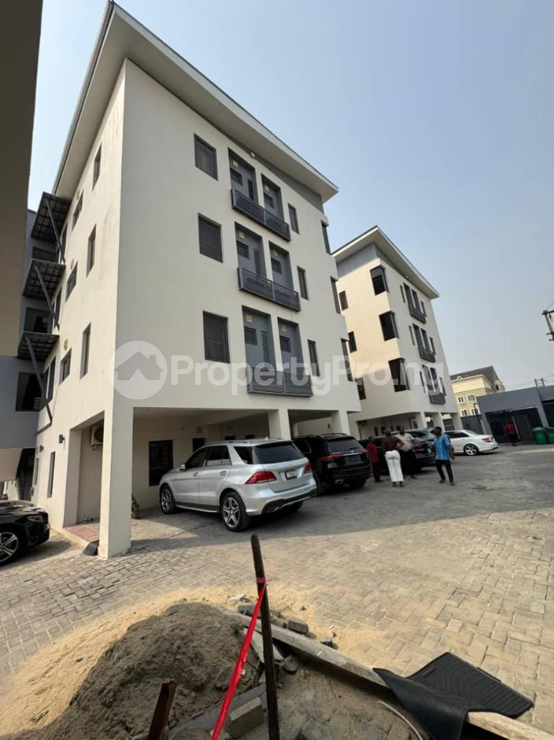 3 bedroom Flat / Apartment for rent Osapa london Lekki Lagos