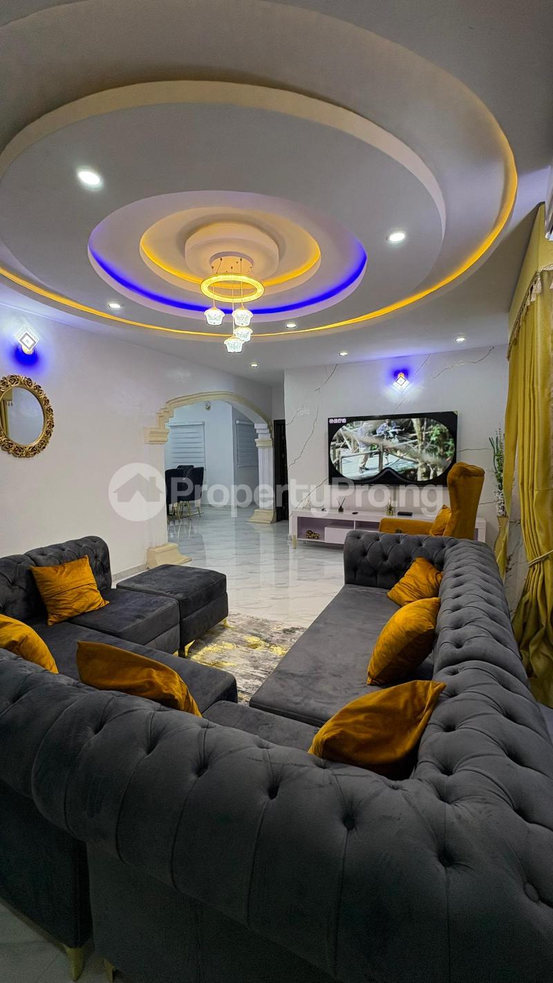 3 bedroom Flat / Apartment for shortlet No 2,opere, Zone 2, New Garage Ibadan Oyo