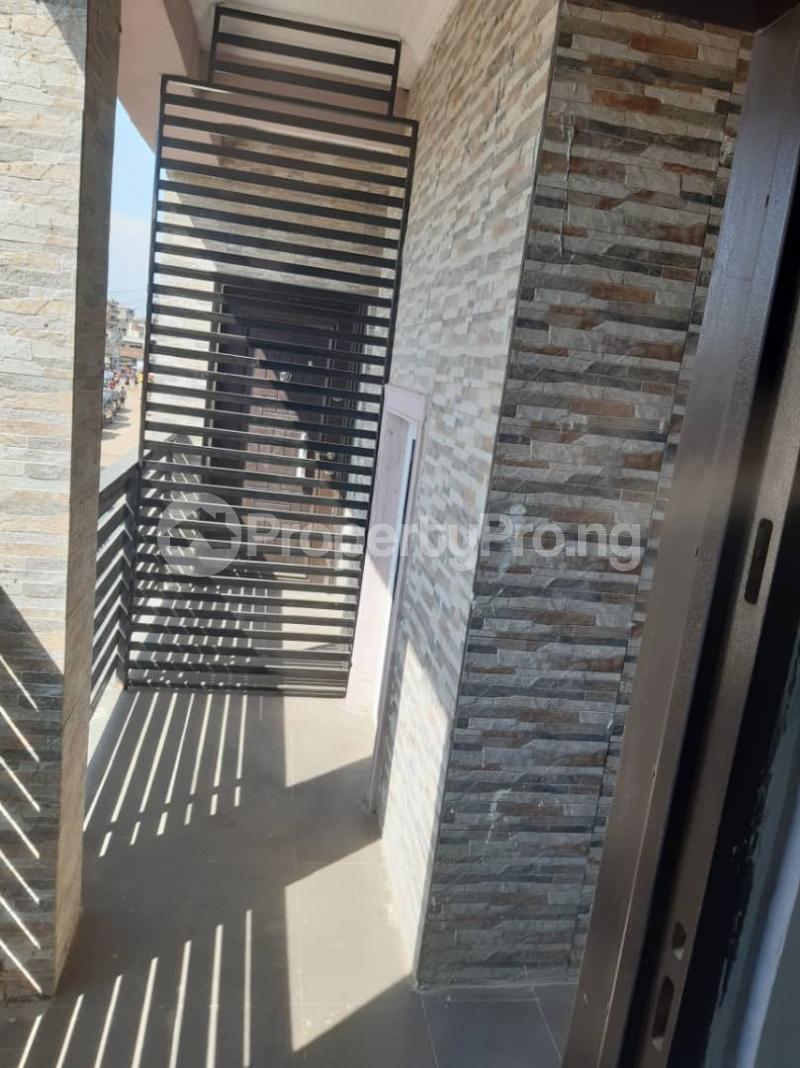 3 bedroom Flat / Apartment for rent   Shomolu Shomolu Lagos