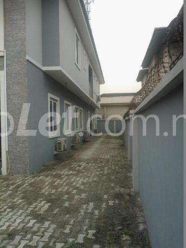 4 bedroom House for rent No 3, Alhaji Fatai Oduniyi Street Ketu Kosofe/Ikosi Lagos