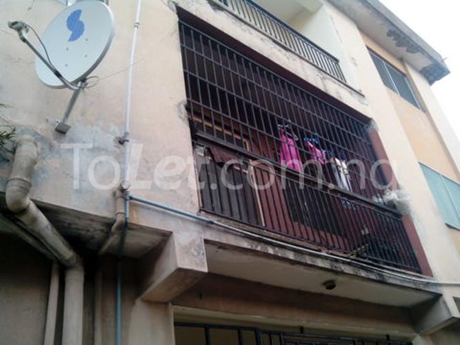 3 bedroom Flat / Apartment for rent 22b Maxwell Ijeh Off Emmanuel Bustop Surulere Surulere Lagos - 0