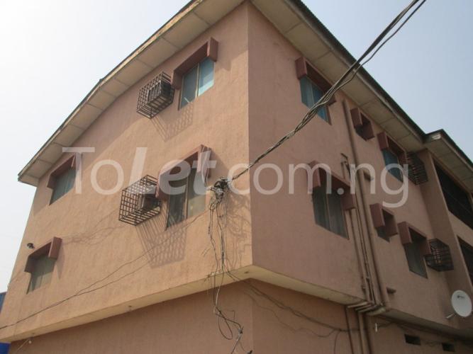 3 bedroom Flat / Apartment for rent Powerline Rod Oshodi Expressway Oshodi Lagos