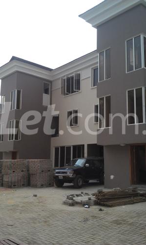 3 bedroom House for rent Elms Street. Yaba Yaba Lagos - 0