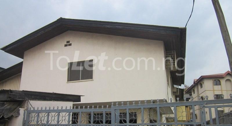 3 bedroom Flat / Apartment for rent Oluwalogbon Street Ketu Kosofe/Ikosi Lagos