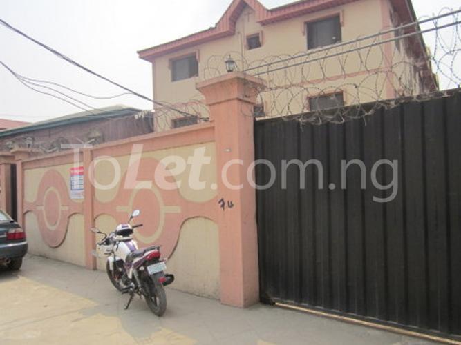 3 bedroom Flat / Apartment for rent Agbonyi Road Ketu Kosofe/Ikosi Lagos