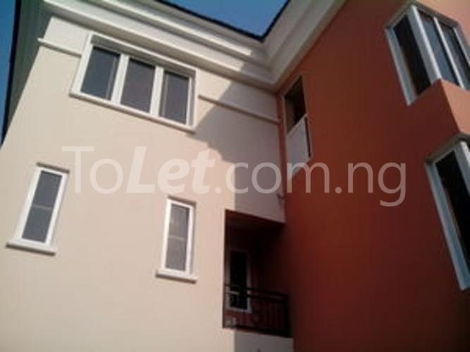 3 bedroom House for rent Adaba Mews Yaba Yaba Lagos