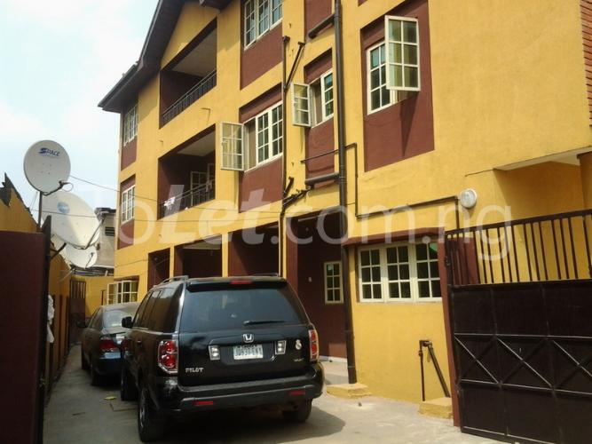 3 bedroom Flat / Apartment for rent Ajelogo Ketu Kosofe/Ikosi Lagos