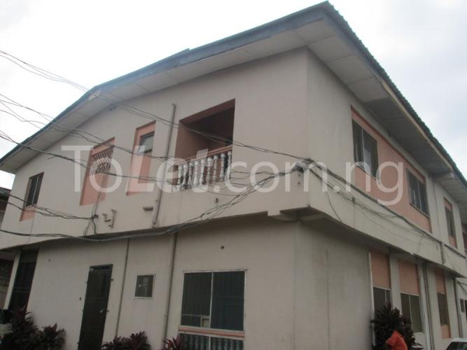 3 bedroom Flat / Apartment for rent John Umunna (close To The Police Station) Oshodi Expressway Oshodi Lagos