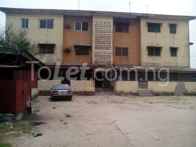 3 bedroom Flat / Apartment for rent Block 31, Iponrin Housing Estate Surulere Surulere Lagos