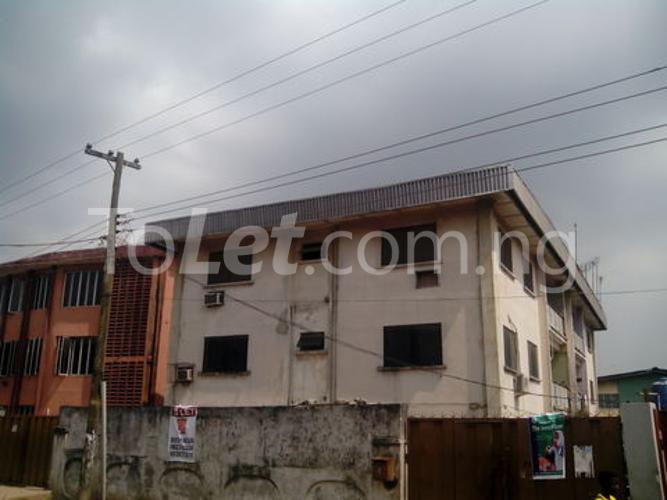 3 bedroom Flat / Apartment for rent 7, Savannah Street Off Bolaji Banwo Street Off Adetola Surulere Surulere Lagos