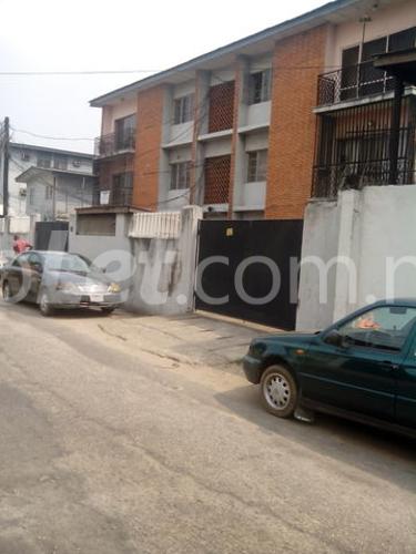 3 bedroom Flat / Apartment for rent 2 Akinmade Street Maryland Ikeja Lagos