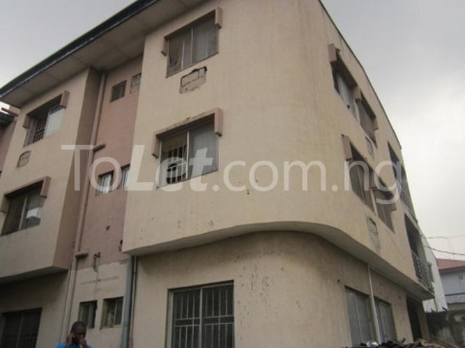 3 bedroom Flat / Apartment for rent Segun Kuyore Street, Abiola Estate Off Cmd Road Ketu Kosofe/Ikosi Lagos