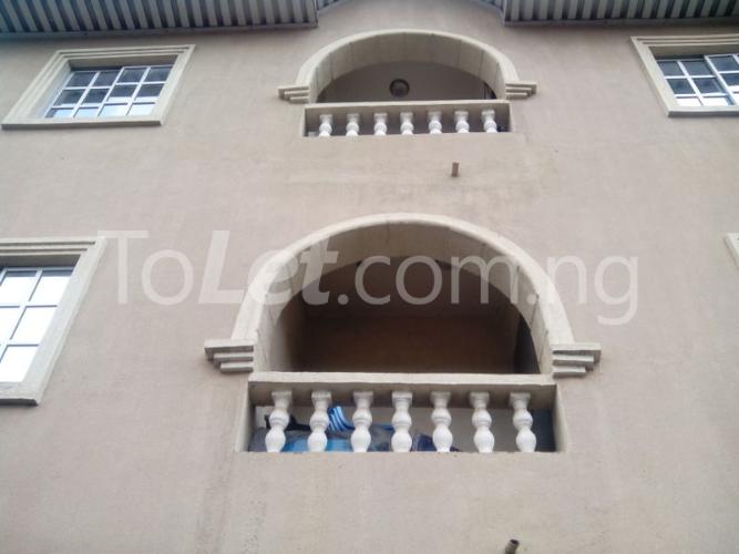 3 bedroom Flat / Apartment for rent No 9, Osanyin Street Off Adegunwa Yaba Yaba Lagos - 0
