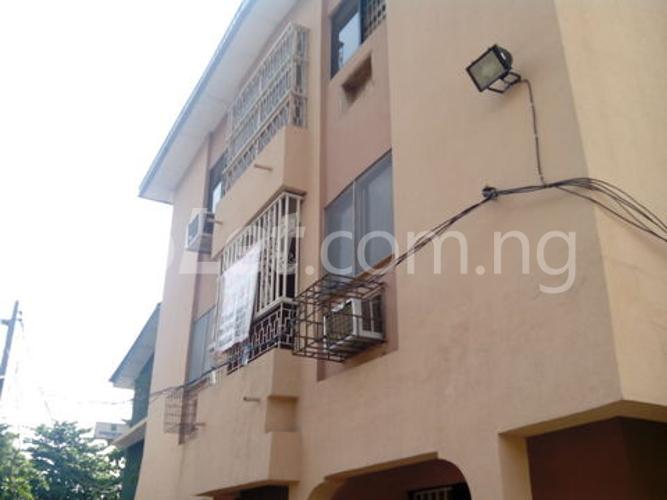 3 bedroom Flat / Apartment for rent 17, Igobi College Road, Jibowu Yaba Yaba Lagos - 0