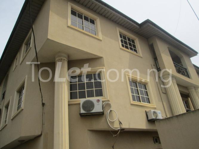 3 bedroom Flat / Apartment for rent 2, Ugo Nnabuife Street Oshodi Expressway Oshodi Lagos
