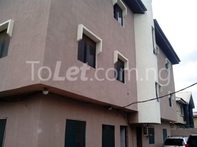 3 bedroom Flat / Apartment for rent Appoh Achigbu Lane Oshodi Expressway Oshodi Lagos