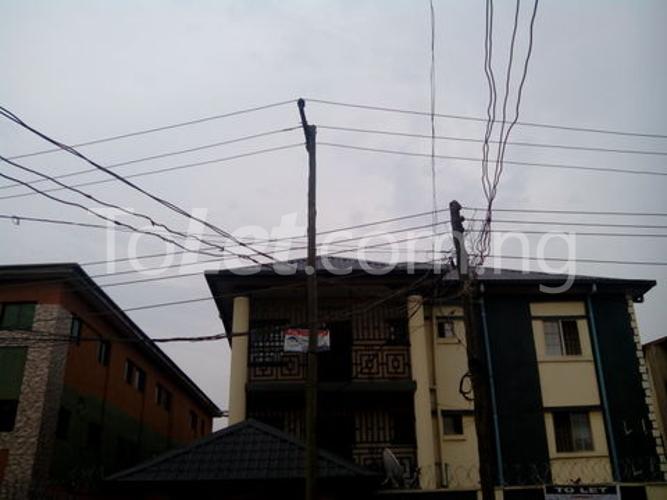 3 bedroom Flat / Apartment for rent 6, Jadesola Oshodi Off Brown Street Surulere Surulere Lagos - 0