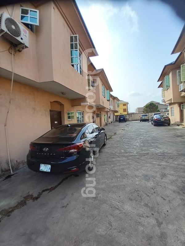 3 bedroom House for rent Gbagada Gbagada Lagos
