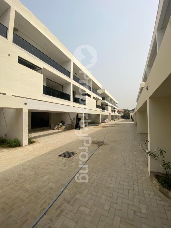 4 bedroom House for sale Lekki Lagos