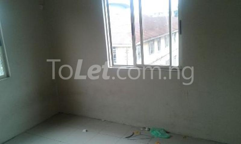 2 bedroom Flat / Apartment for rent Off Alagomeji Road, Yaba Yaba Lagos