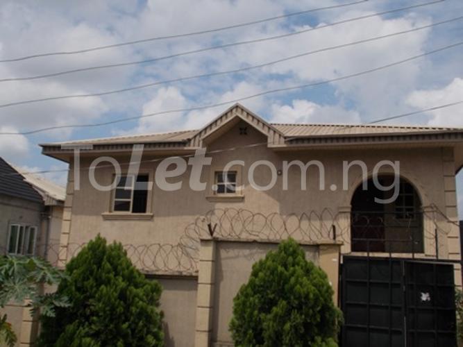 3 bedroom House for rent Ayo Oguntuga Street, Off Bashiru Shittu, Ketu Kosofe/Ikosi Lagos