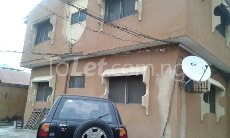 3 bedroom Flat / Apartment for rent Oyadiran Estate, Yaba Yaba Lagos - 0