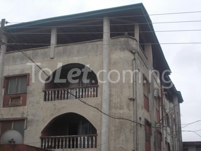 3 bedroom Flat / Apartment for rent Debo Bashorun, Okota Isolo Lagos