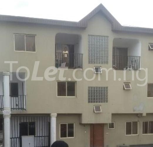 4 bedroom House for rent Obanikoro Estate, Shomolu Shomolu Lagos