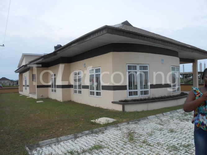 4 bedroom House for rent Cmb, Cmb Close Sangotedo Ajah Lagos