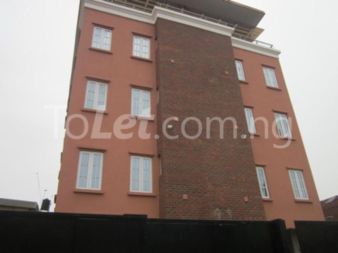 2 bedroom Flat / Apartment for rent 4, Raymond Stret Off Montogomery Road Yaba Yaba Lagos