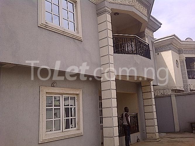 4 bedroom House for rent Adelana Street Ketu Kosofe/Ikosi Lagos
