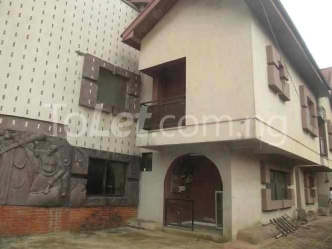 3 bedroom Flat / Apartment for rent Akinsola Street Oshodi Expressway Oshodi Lagos