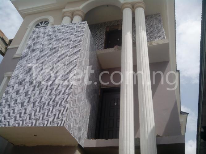 1 bedroom Flat / Apartment for rent 15, Oyenuga Street Off Omilani Street Off Agbebi Street Mrs Busttop Surulere Surulere Lagos