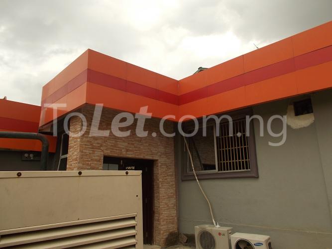4 bedroom Flat / Apartment for rent Lawani Street Yaba Yaba Lagos