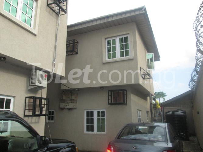 3 bedroom Flat / Apartment for rent Baale Shekoni Street, Oshodi Expressway Oshodi Lagos