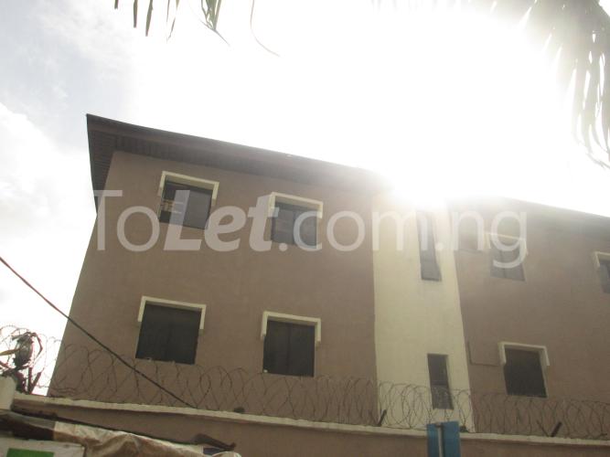 3 bedroom Flat / Apartment for rent Achibogu Lane, Oshodi Expressway Oshodi Lagos