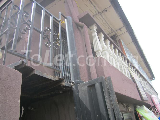 Commercial Property for rent 172, Ijesha Road, Ogunlana Busstop , Surulere Surulere Lagos