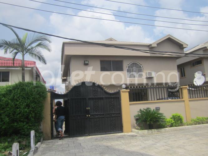 3 bedroom Flat / Apartment for rent Salaudeen Street Ojota Ojota Lagos