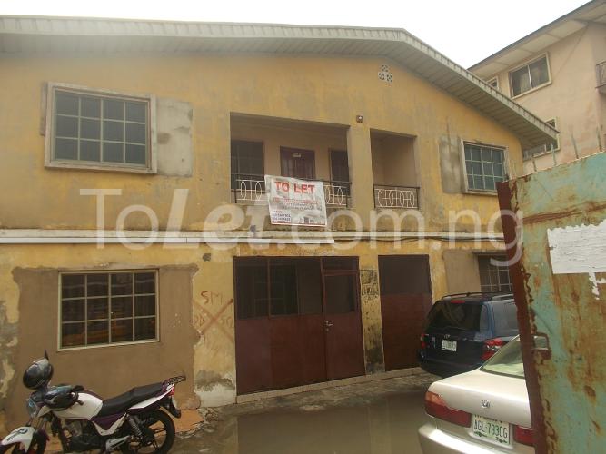 3 bedroom Flat / Apartment for rent 17 Solanke Street, Yaba Yaba Lagos - 0
