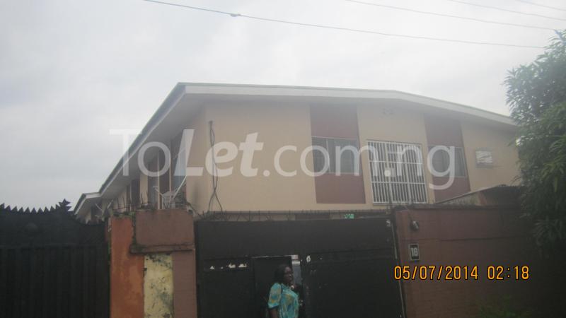 3 bedroom Flat / Apartment for rent Ayodeji Otegbola Street, Gbagada Gbagada Lagos