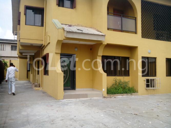 4 bedroom House for rent Obadino Street, Off Muyiwa Street, Ojodu Ojodu Lagos