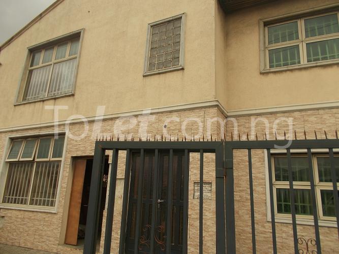 1 bedroom Commercial Property for rent 60 Ikorodu Road, Yaba Yaba Lagos - 0