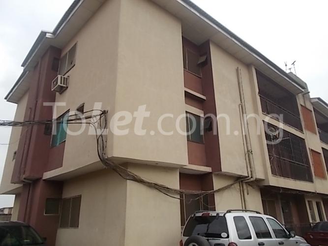 3 bedroom Flat / Apartment for rent 11, Idowu Olatunji Street Oshodi Expressway Oshodi Lagos