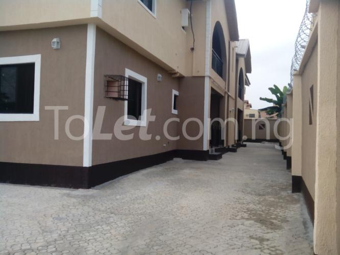 3 bedroom Flat / Apartment for rent Oluwatoyin Street, Off Atere Road, Berger Ojodu Lagos