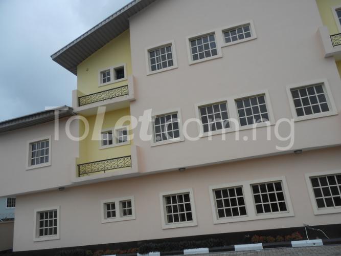 3 bedroom Flat / Apartment for rent Chuks Onyebuchi Street, Lekki Lekki Lagos