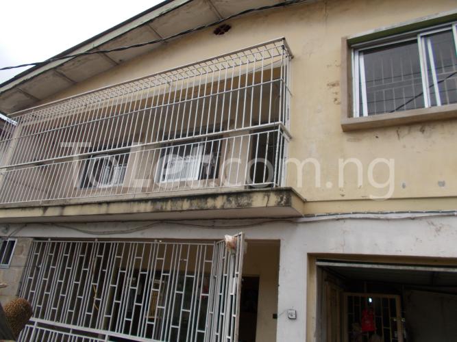 4 bedroom House for rent 12, Oyediran Street Off Idita Street, Surulere Surulere Lagos