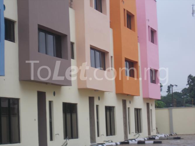 4 bedroom House for rent Yaba Quarters Lavender Court, Yaba Yaba Lagos
