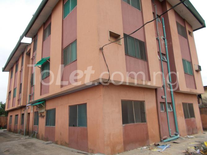 3 bedroom Flat / Apartment for rent 24, Kehinde Street Off Shontonwa Street Adetola/conoil Bustop Surulere Surulere Lagos