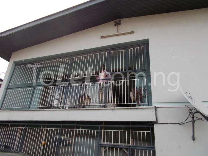 3 bedroom Flat / Apartment for rent 15, Macarthy Street, Shomolu Shomolu Lagos