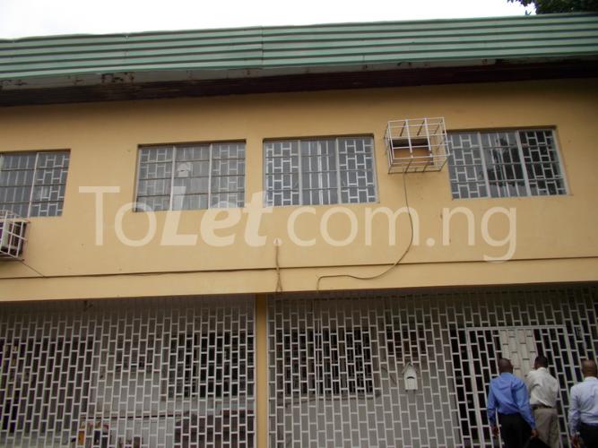 3 bedroom House for rent 13, Egbeyemi Street, Shomolu Shomolu Lagos